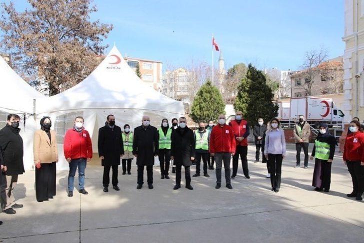 Vefa gönüllülerinden Kızılay’a destek G3