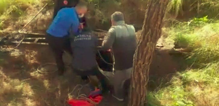 10 metrelik kuyuya düşen köpeği itfaiye ekipleri kurtardı G4