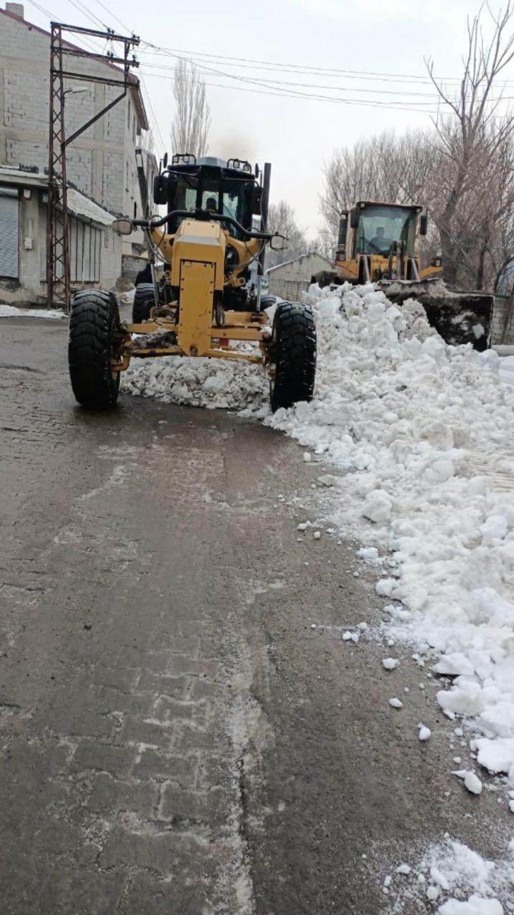 Ağrı’da kar temizleme çalışmaları sürüyor G4