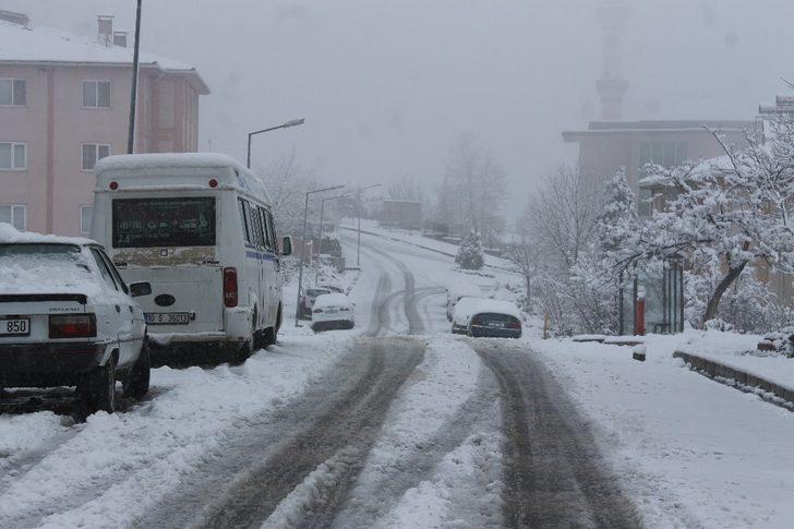 Manyas’ta kara en çok çocuklar sevindi G2