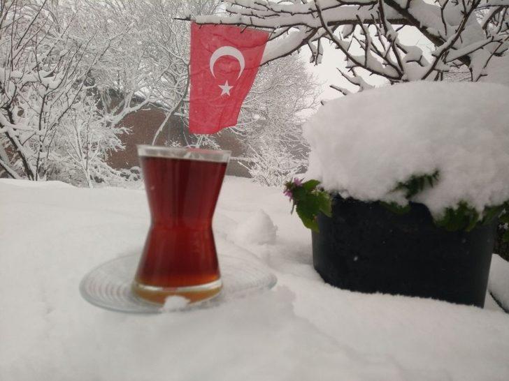 Manyas’ta kara en çok çocuklar sevindi G4