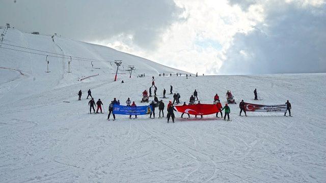 Yedikuyuların zirvesinde şehitler anıldı