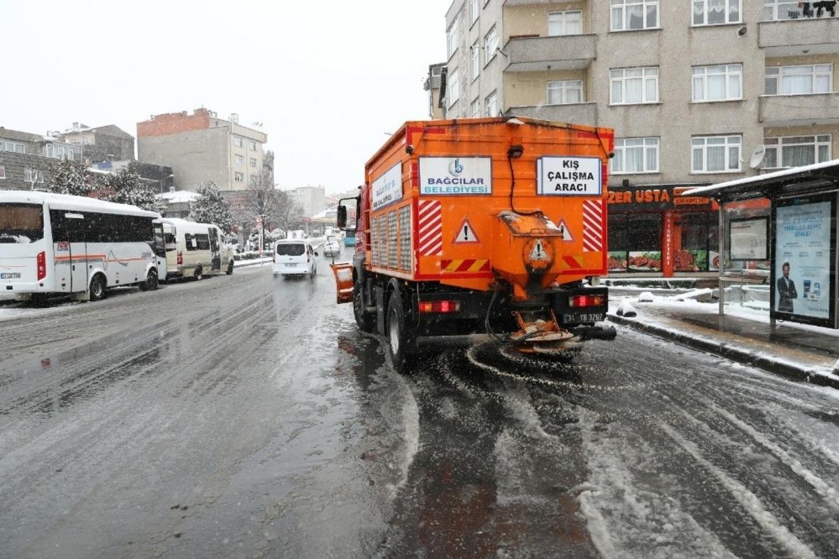 Bağcılar Belediyesi&rsquo;nin kar mesaisi