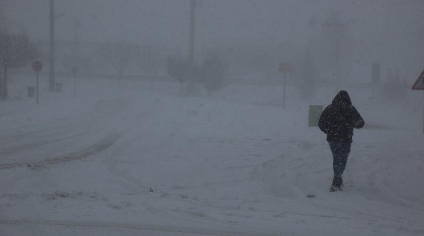 Keşan&rsquo;da y&uuml;z y&uuml;ze eğitim 1 g&uuml;n ertelendi