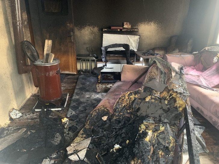 Isparta’da baba ve bebeği yanmaktan yoldan geçen bir vatandaş sayesinde kurtuldu G1