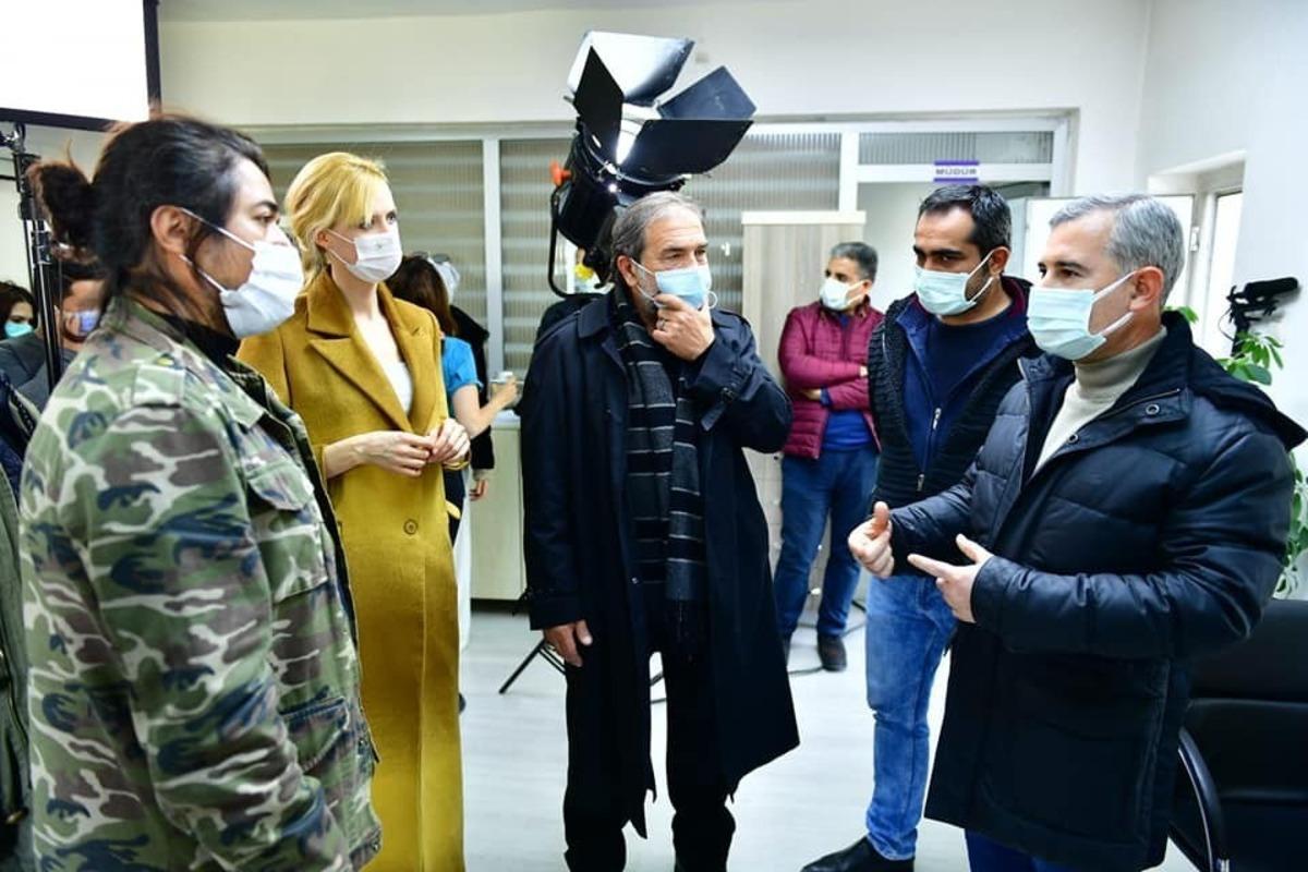 Başkan &Ccedil;ınar, Yeşilyurt&rsquo;ta &ccedil;ekilen &lsquo;Gırift&rsquo; dizi setini ziyaret etti