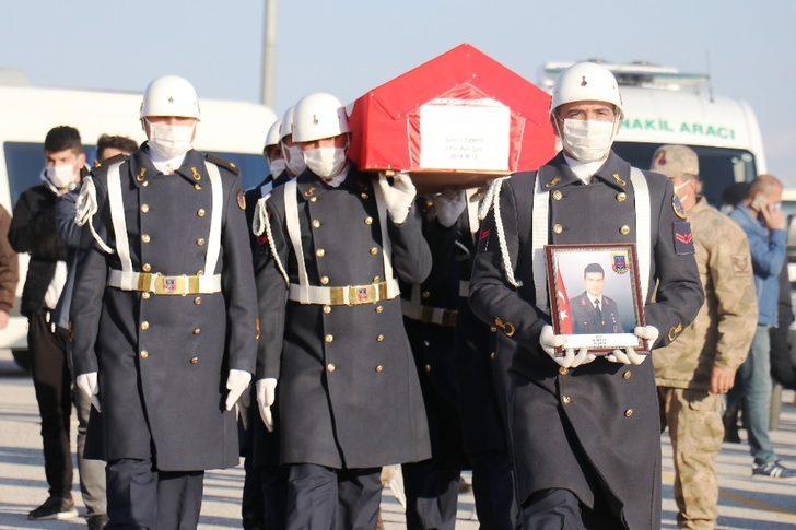 Malatyalı şehit gözyaşlarıyla defnedildi G1