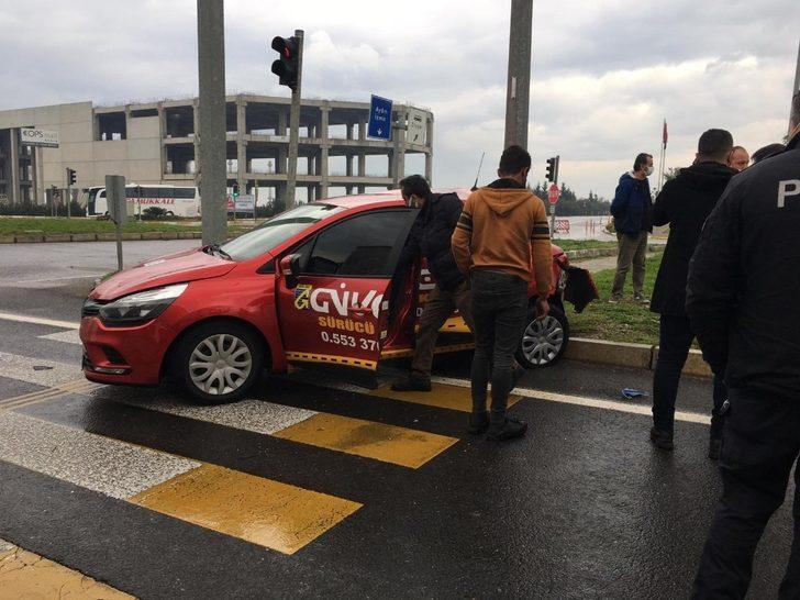 Tır sürücü adayının kullandığı araca çarptı: 4 yaralı G3