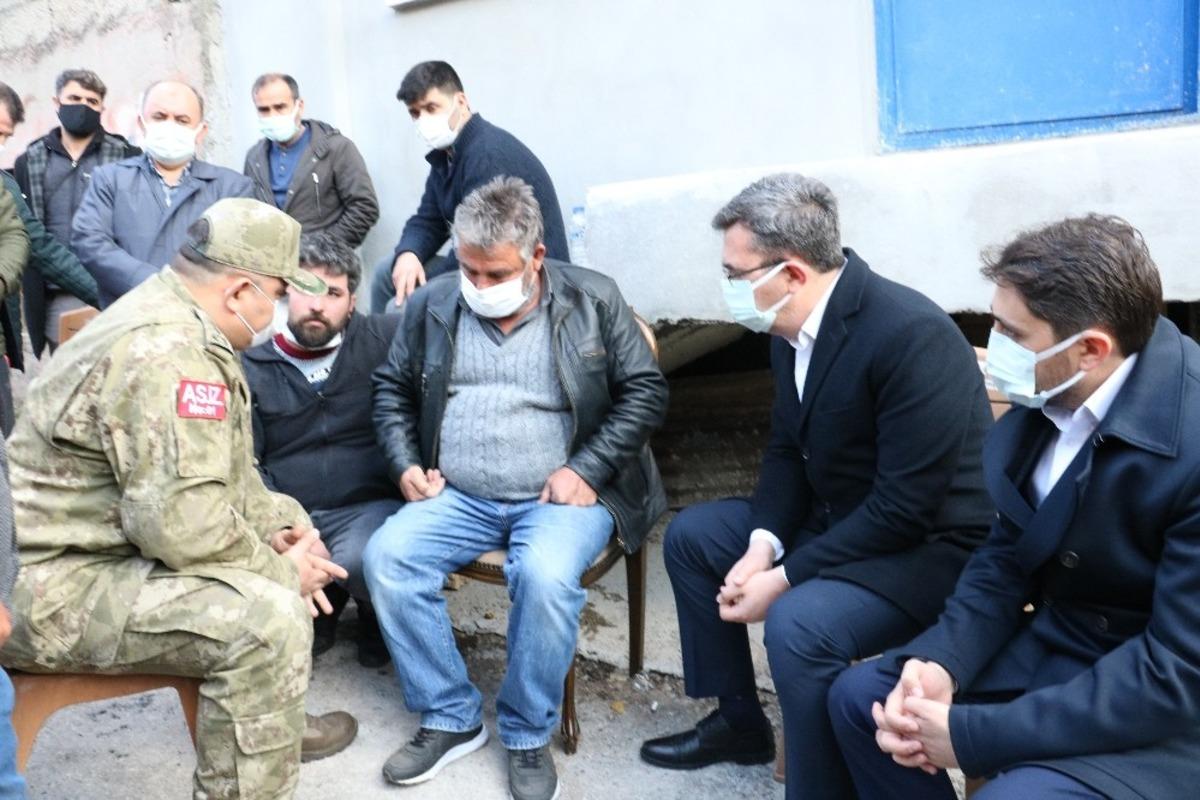 D&uuml;ğ&uuml;n&uuml;ne gelirken rehin alınan uzman &ccedil;avuş 5 bu&ccedil;uk yıl sonra şehit edildi
