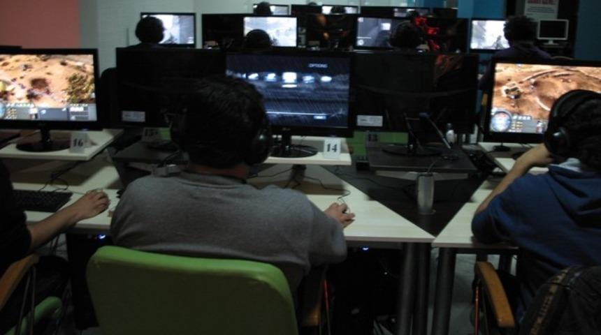 Ders saatlerinde internet kafelere &ouml;ğrenci alınmayacak