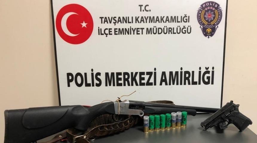 Kısıtlama denetiminde polise tüfekle yakalandı