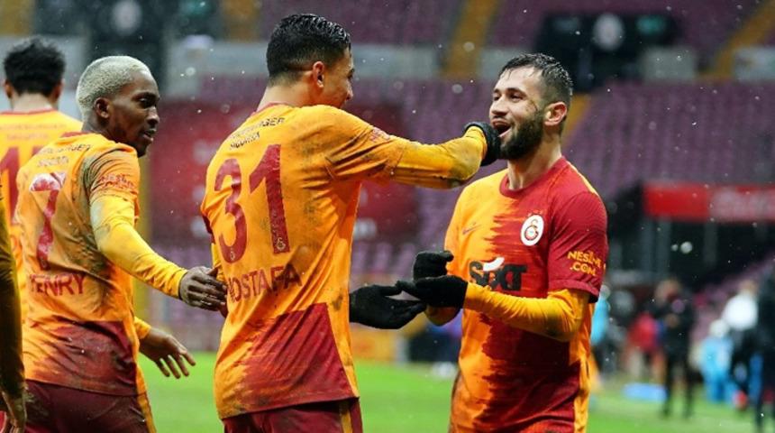 Mustafa Muhammed&rsquo;den kahveli sevin&ccedil;