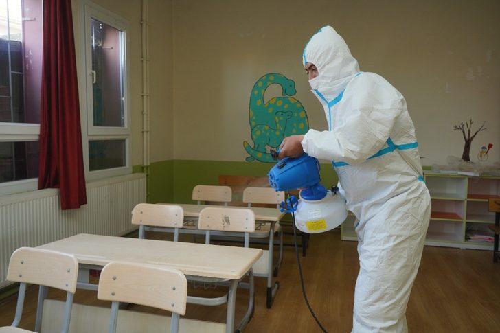 Ayvalık’ta köy okullarında dezenfeksiyon G2