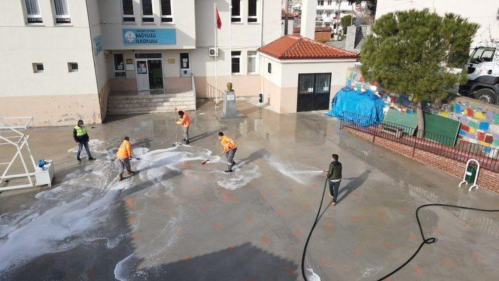 Ayvalık’ta köy okullarında dezenfeksiyon G4