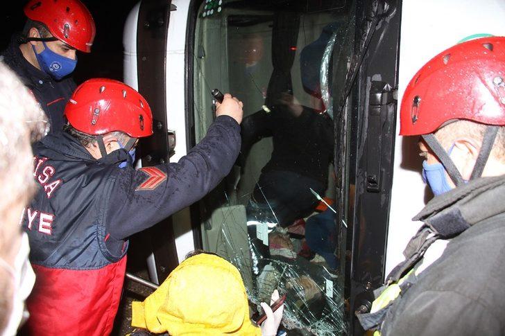 Yan yatan tırın sürücüsü yaralandı G2