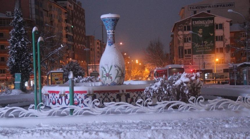 Kütahya’da kar yağışı nedeniyle okullar yeniden tatil oldu