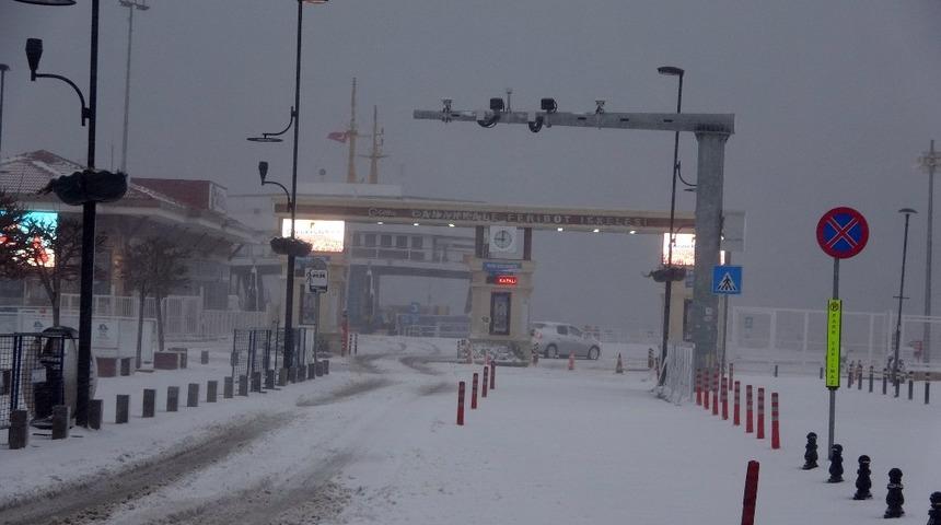 &Ccedil;anakkale Boğazı 23 saat sonra gemi trafiğine a&ccedil;ıldı