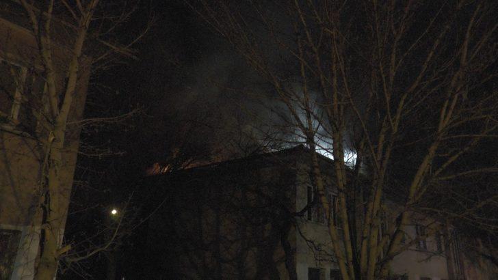 Müstakil evde çıkan yangın söndürüldü G5