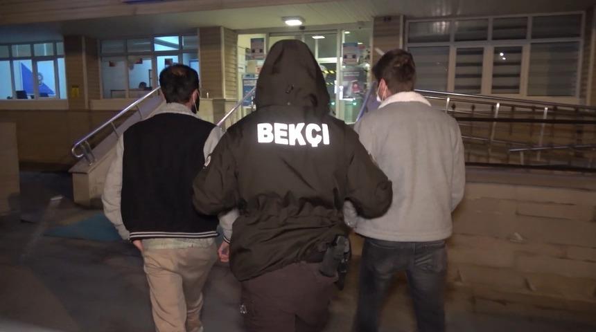 Kırıkkale'de 'dur' ihtarına uymayan 2 kişi, polisten kaçamadı