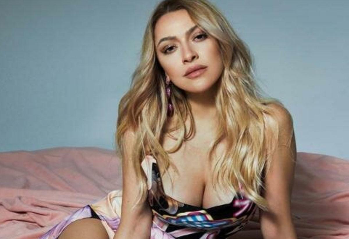 Kaan Yildirim La Fotografini Paylasan Hadise Filtreyi Fazla Kacirdi Kaan Yildirim La Fotografini Paylasan Hadise Filtreyi Fazla Kacirdi