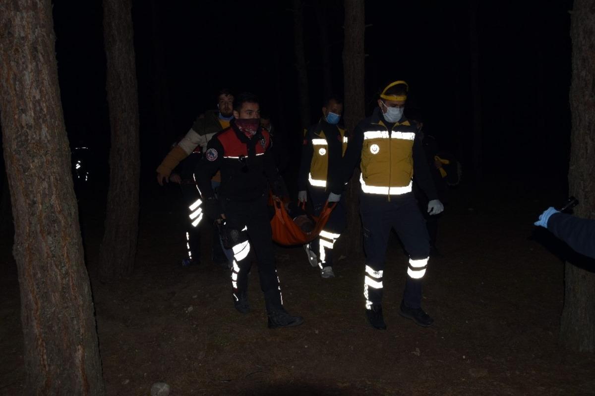 İntihara kalkışan teksiciyi meslektaşları ipten aldı