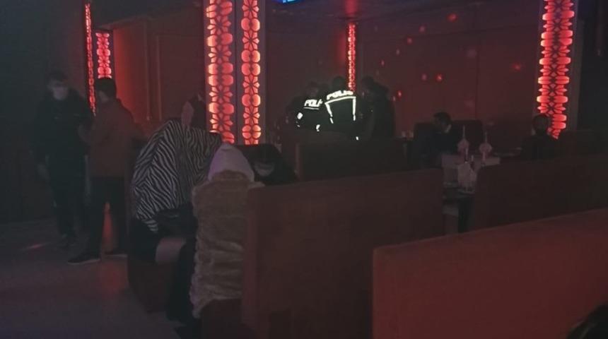 Ruhsatsız eğlence mekanları mühürlendi, 64 kişiye işlem yapıldı