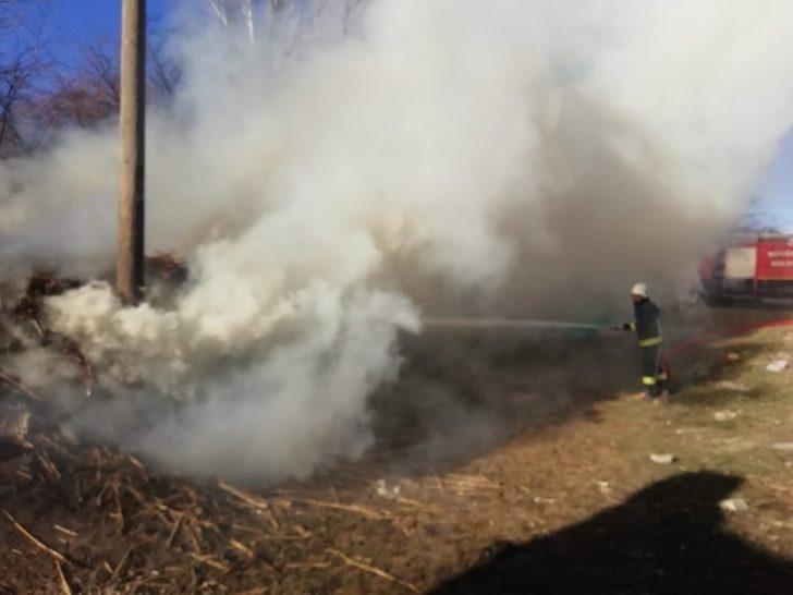 Gürpınar’da 15 ton odun yandı G1