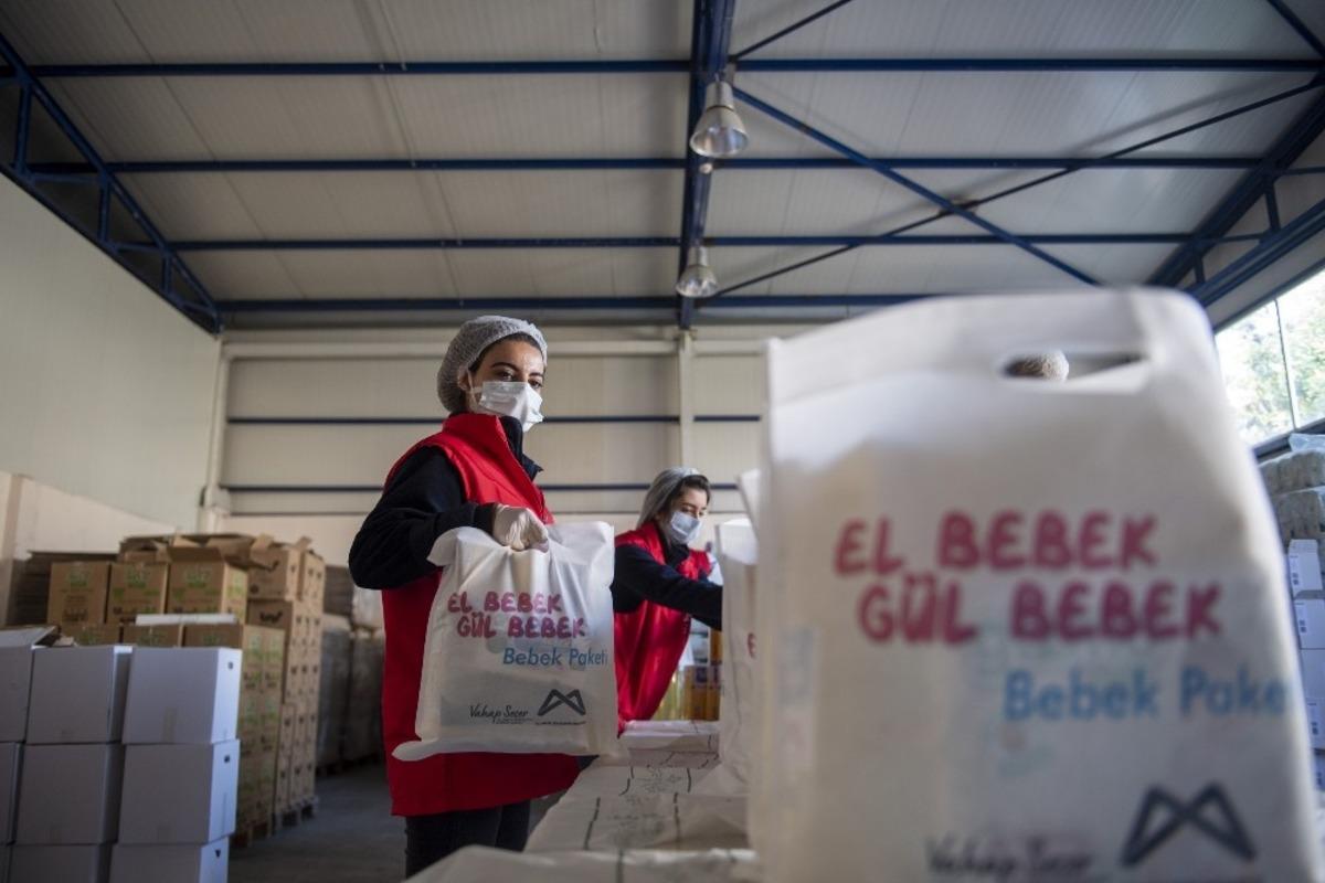 B&uuml;y&uuml;kşehir Belediyesi, ailelere 14 bin &lsquo;El Bebek G&uuml;l Bebek&rsquo; paketi dağıttı