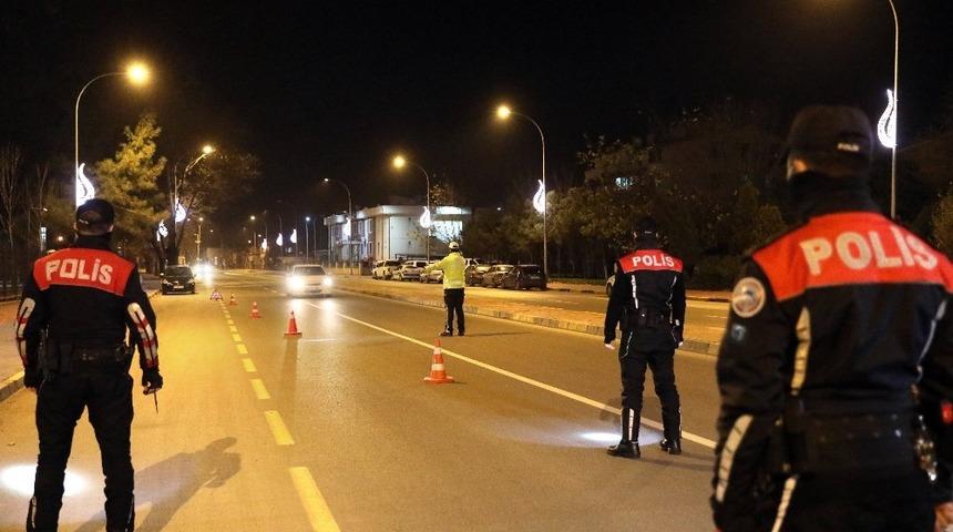 Kar yağışını görüp sokağa çıkanlara ceza yağdı