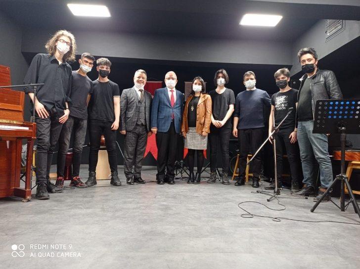 Ünlü yazar ve şair Yusuf Akgül’den öğretmenlere eğitim G2