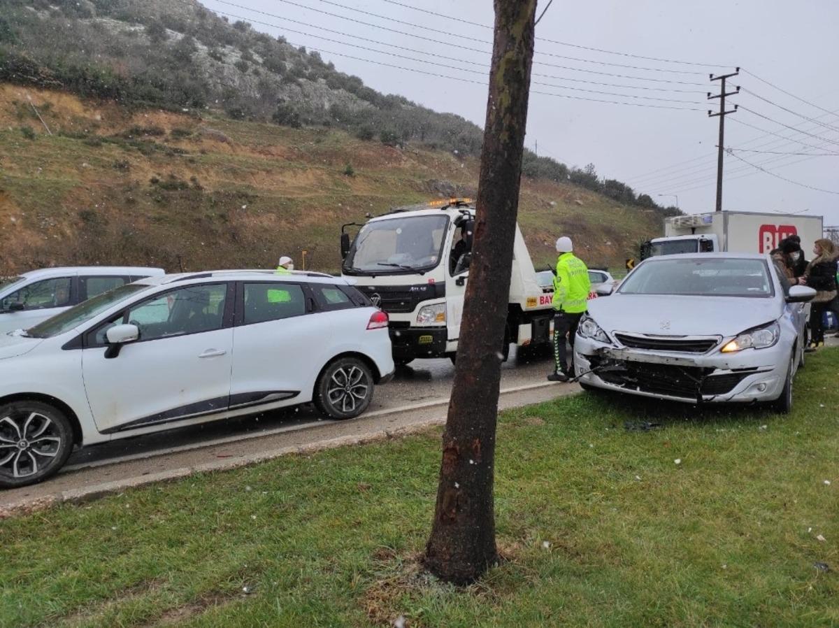 Bursa&rsquo;da zincirleme kaza: 1 yaralı