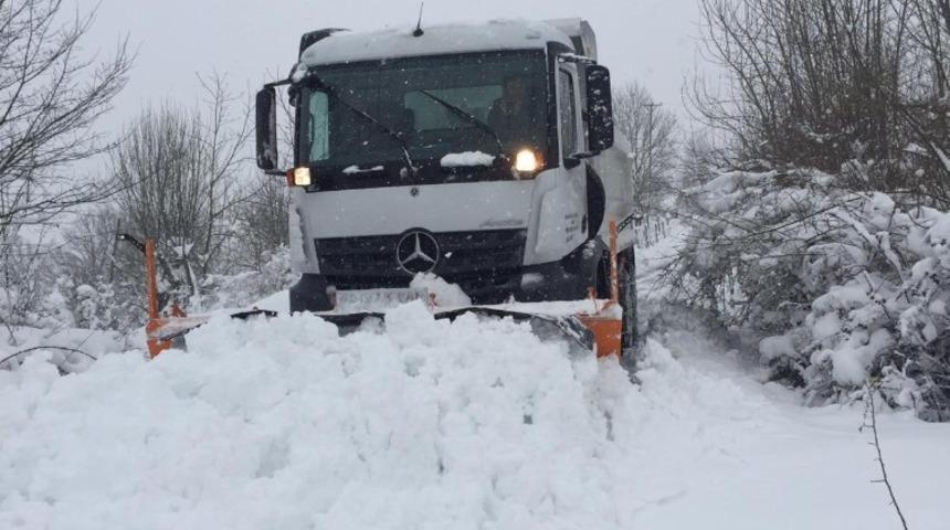 Devrek&rsquo;te 40 k&ouml;y yolu ulaşıma kapandı