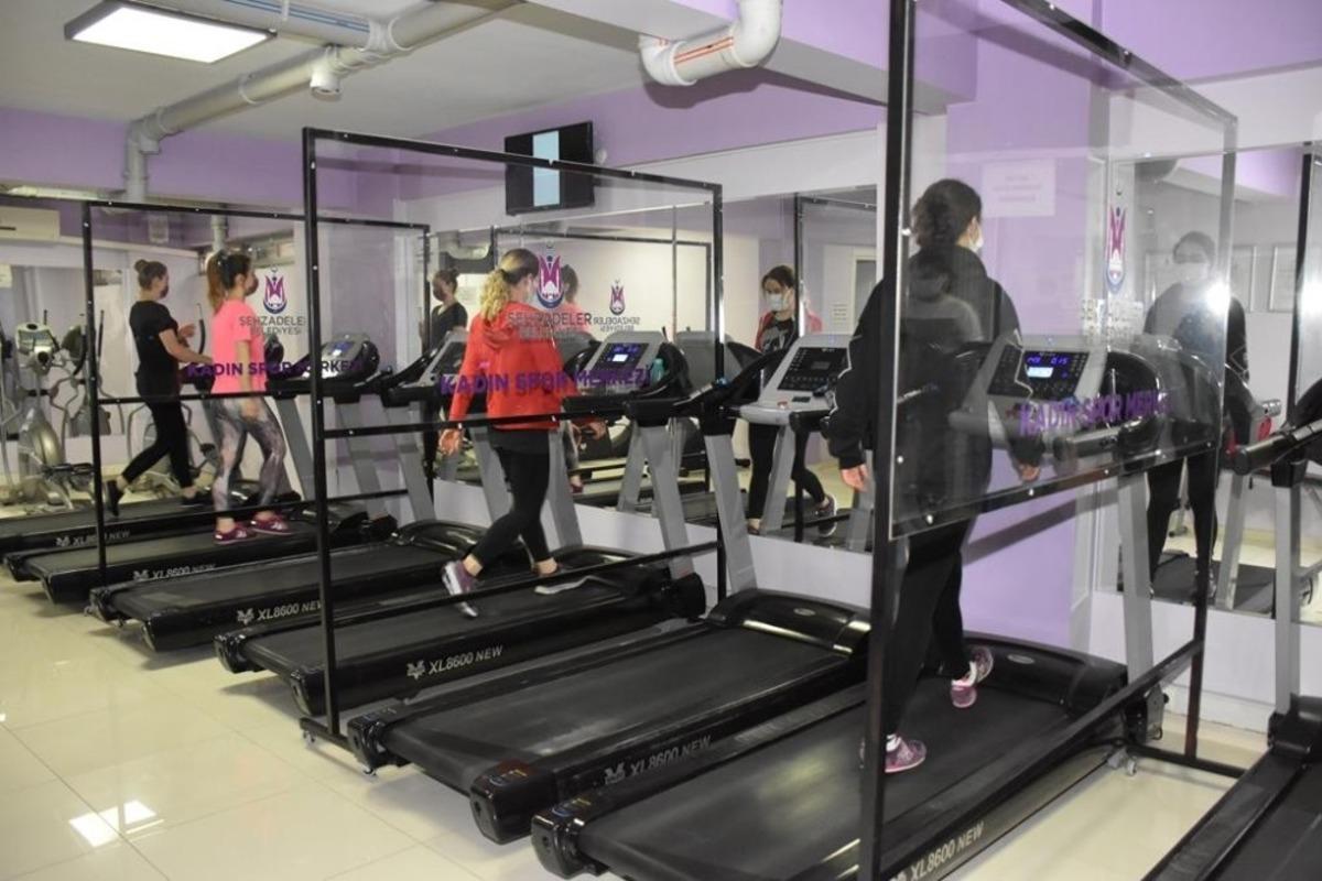 Şehzadeler Belediyesi Kadın Spor Merkezi kapılarını yeniden a&ccedil;tı