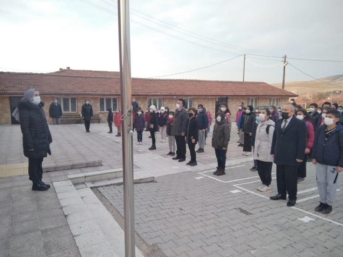 K&ouml;y okullarında y&uuml;z y&uuml;ze eğitim başladı