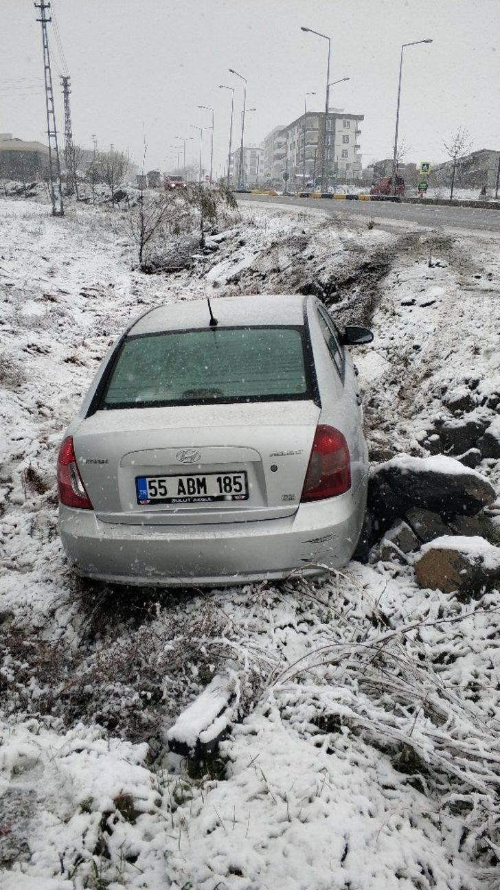 Samsun’da kardan kayan otomobil şarampole uçtu G2