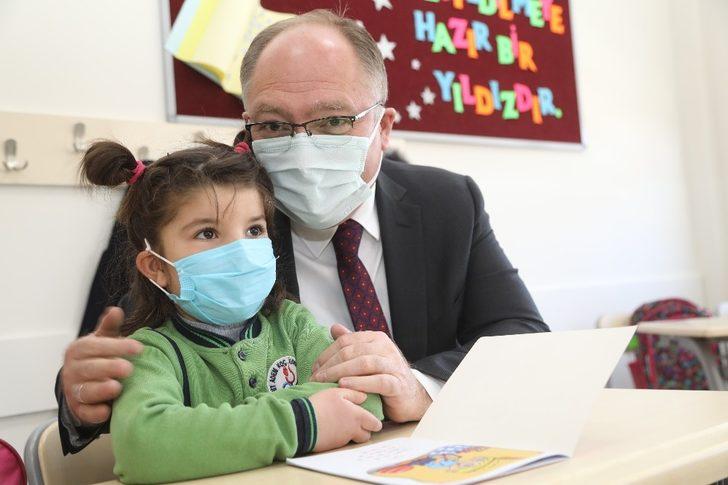 Vali ve Belediye Başkanı çocukların sevincine ortak oldu G2