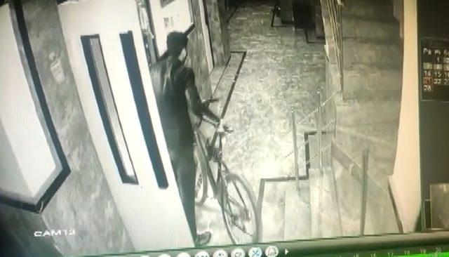 Binadan bisiklet çalan hırsız kameralara yakalandı 1