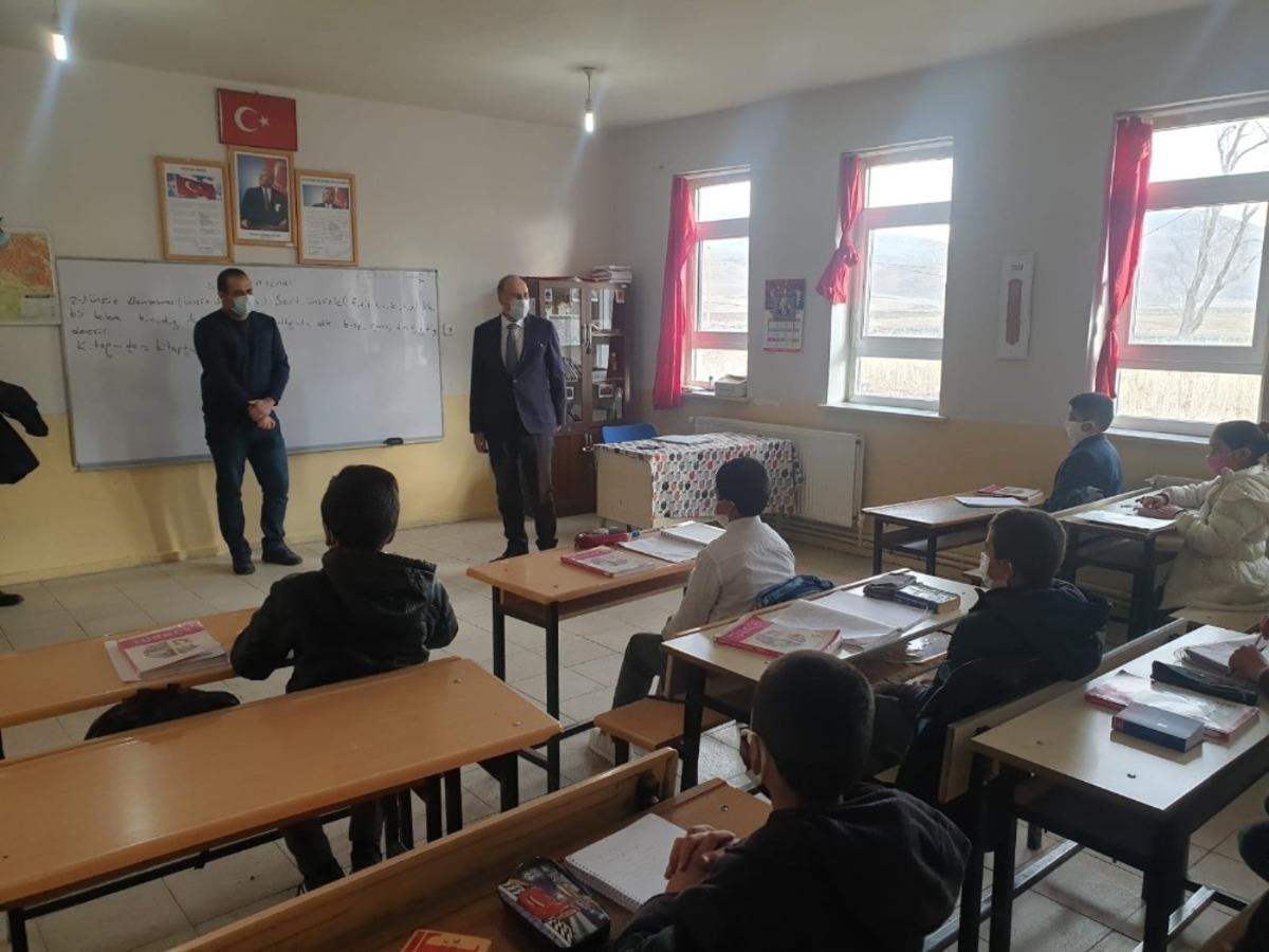 Kars&rsquo;ta k&ouml;y okulları y&uuml;z y&uuml;ze eğitime başladı