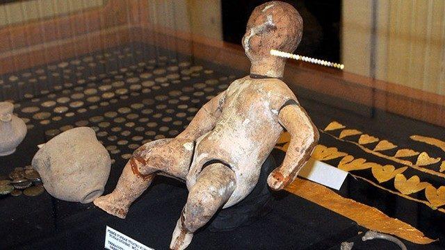 Bu bebek tam 3 bin yaşında!