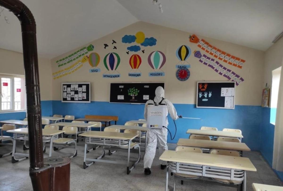Mardin&rsquo;de kırsal mahallelerdeki 750 okul dezenfekte edildi