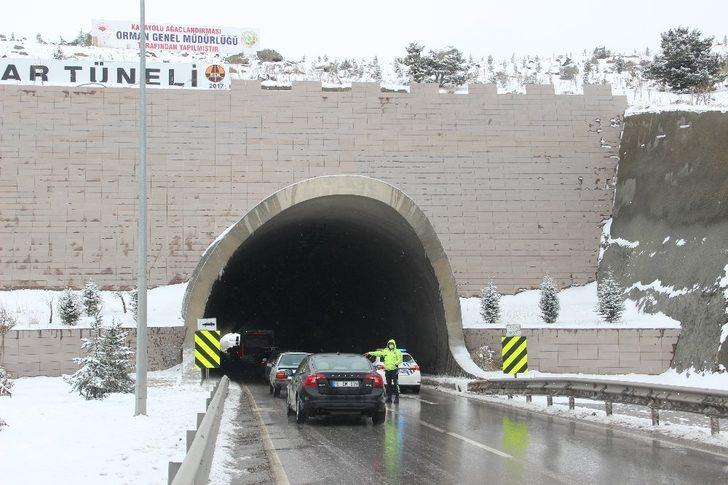 Baba kız yanan otomobilde canlarını son anda kurtardı G4