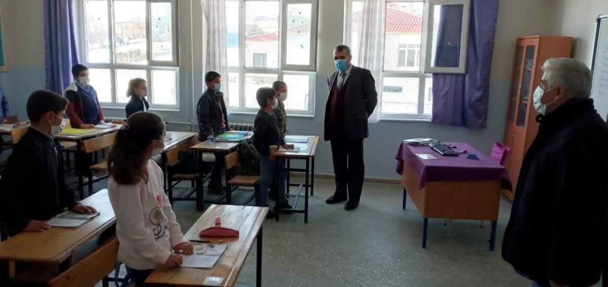 Adilcevaz&rsquo;da 3 bin &ouml;ğrenci y&uuml;z y&uuml;ze eğitime başladı