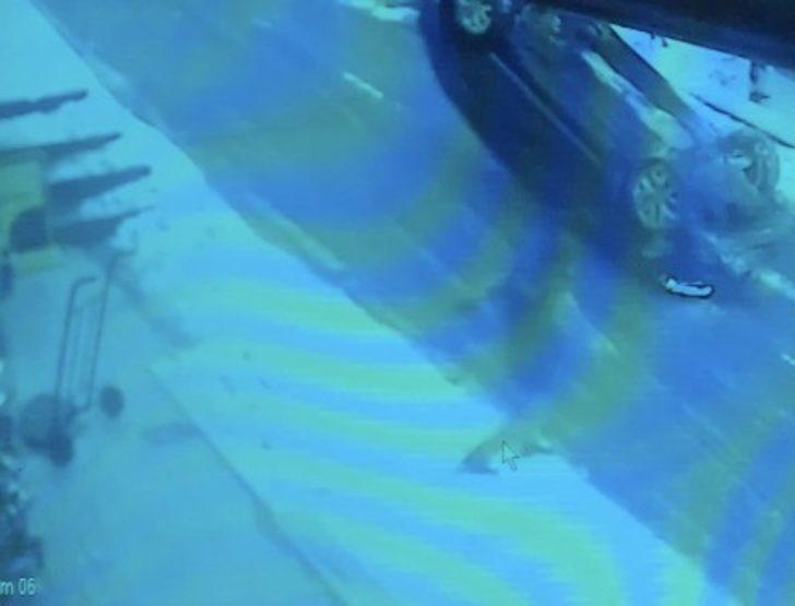 Sarıyer’de çocuklu ailenin dehşeti yaşadığı kaza kamerada G3