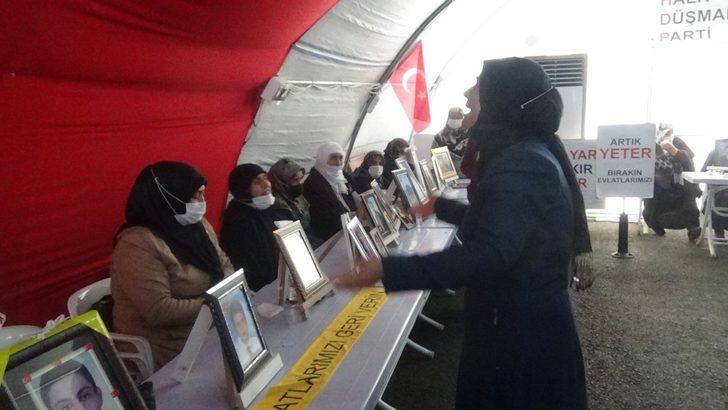 Evlat nöbetindeki aileler Gara’da katledilen 13 şehit için ağıt yakıp, dua etti G3