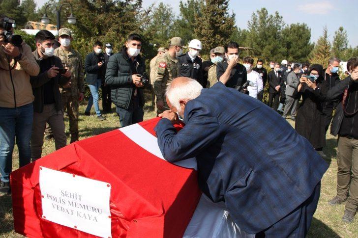 Gara’da şehit edilen polis memurunun babası: "Vatan, bayrak, ezan sağ olsun" G2