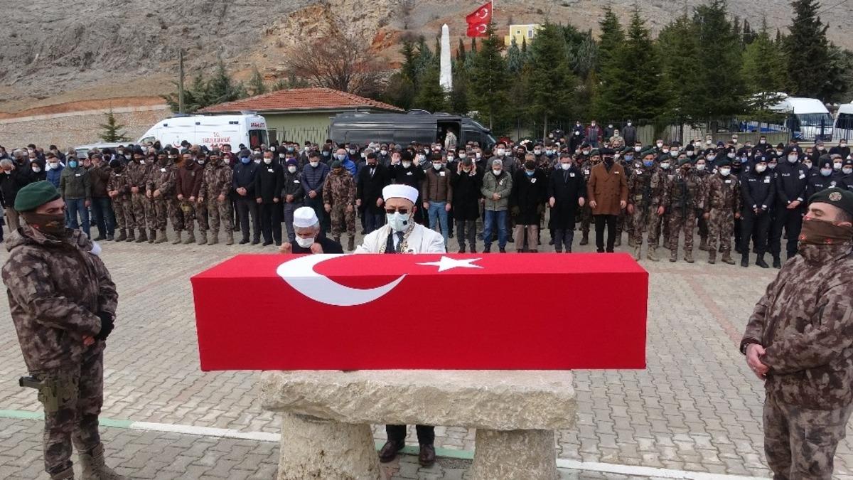 Komiser yardımcısı Elia&ccedil;ık, son yolculuğuna uğurlandı
