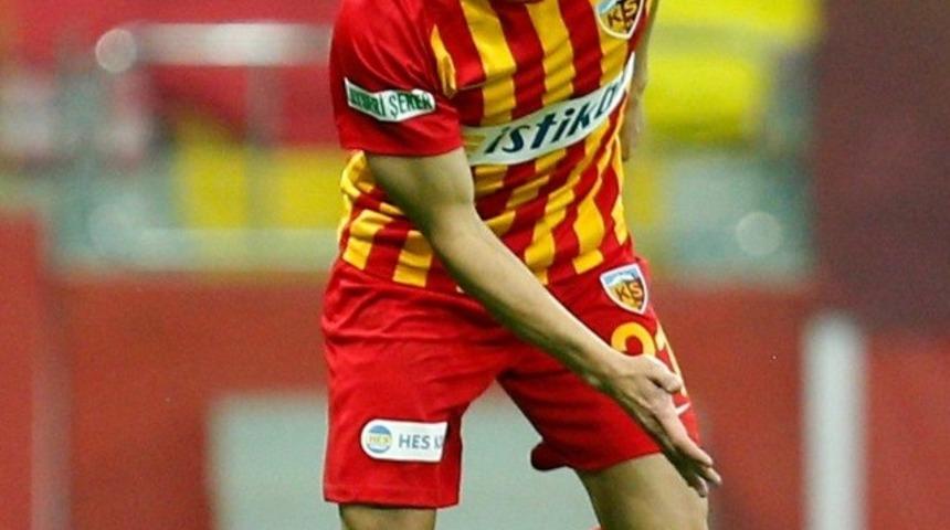 Aziz Behich cezasını tamamladı