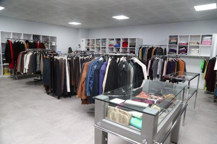 Gölbaşı Belediyesi ihtiyaç sahiplerinin yanında olmaya devam ediyor G5