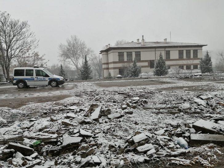 Başkent’teki bir temel kazısından insana ait olduğu düşünülen kemikler bulundu G2