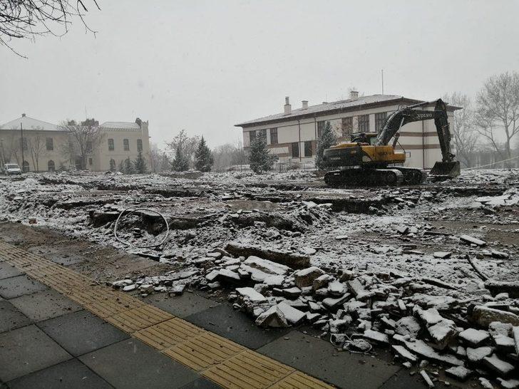 Başkent’teki bir temel kazısından insana ait olduğu düşünülen kemikler bulundu G3